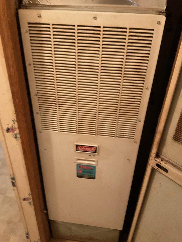 Elizabethtown, KY - Responded to customer complaint of constant loud humming noise from Coleman HVAC system. Upon inspection of the 4-year-old unit, identified and resolved vibration issues within the air handler assembly. System is now operating at normal noise levels while maintaining proper heating function at 74°F setpoint.