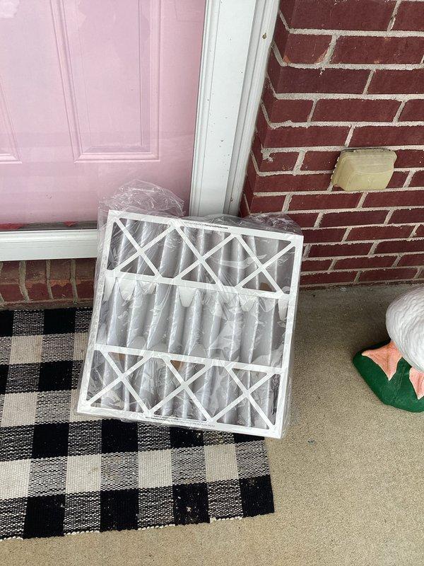 Bardstown, KY - Delivered and replaced 20x20x5 HVAC filter to complete previously unfinished planned maintenance service. Filter was left at customer's entrance in original packaging for installation.